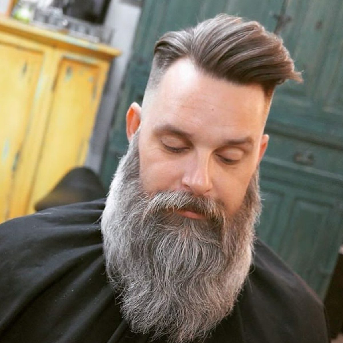 BocaDeLobo3's tweet photo. Los mejores estilos en BOCA DE LOBO BARBER SHOP 
LA NUEVA BARBERÍA EN BOGOTÁ 
#bocadelobobarbershop #bocadelobo #barber #barbershop #bogota #colombia #moda #haircutz #barbudo #desvanecido #barbershopcolombia #cruisingbogotap #chapinero #parquedela93 #zonat #man  #machos #gay https://t.co/bLgIRacGKr