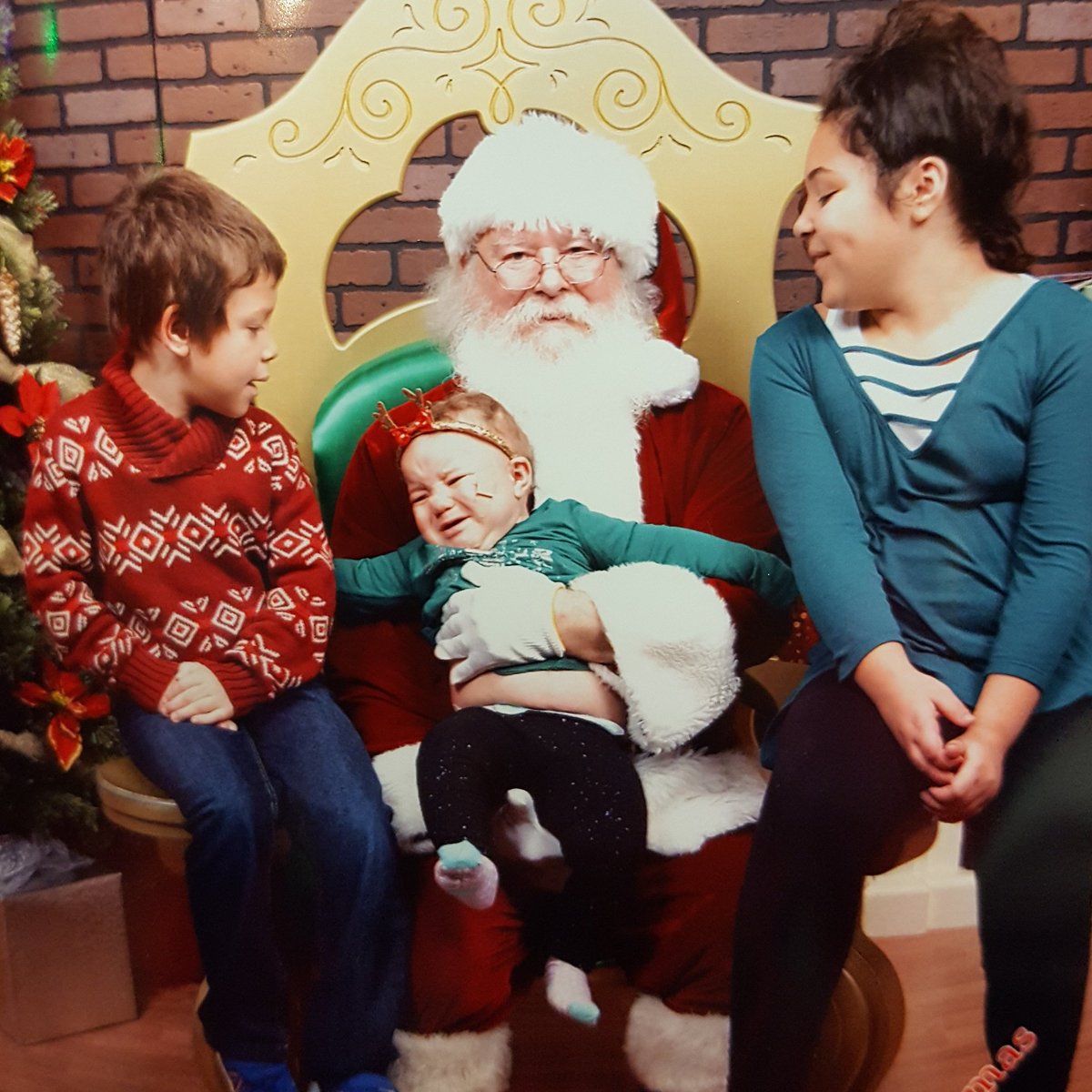 hotlikeashauna's tweet photo. #santafail
#ragingriver
#llcoold
#zurimeansbeautiful https://t.co/kv5rKXupal
