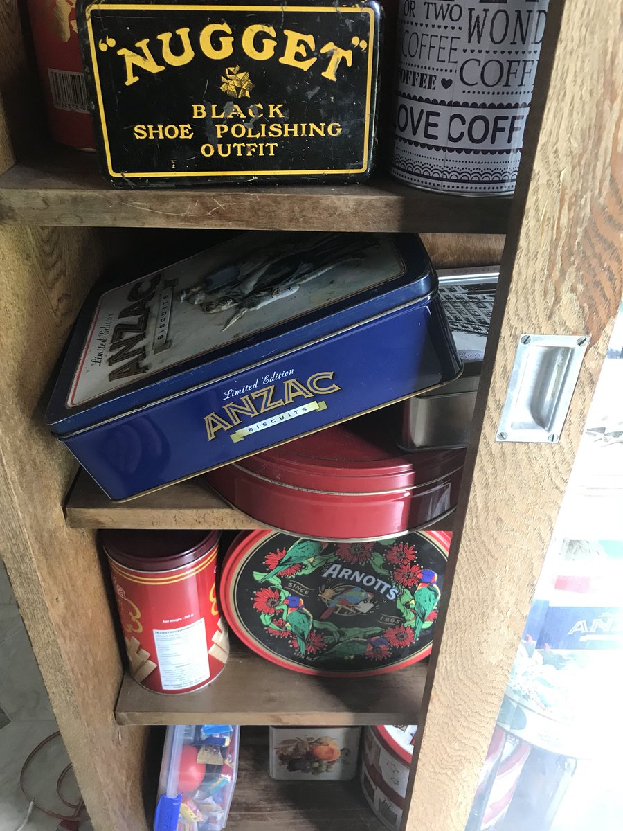 2bmelo's tweet photo. A pic just for my SS..
Need a bigger cabinet lol https://t.co/pZM7aFpE16