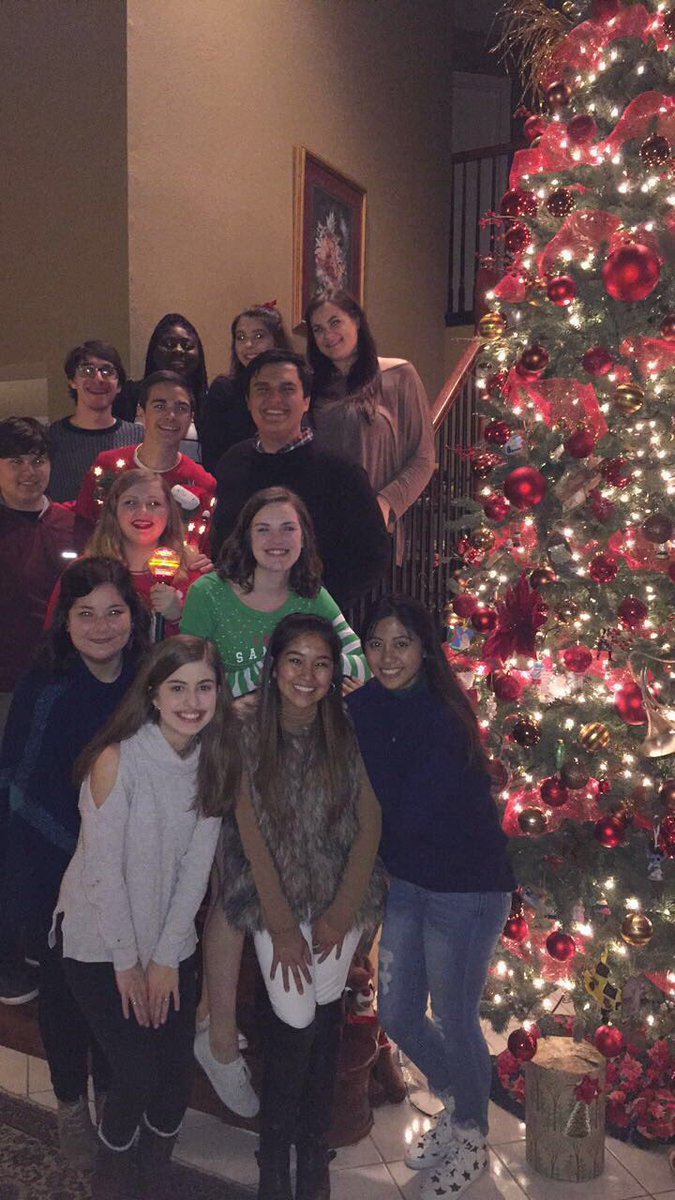 Jramirez013Ryan's tweet image. So glad to have all my friends under one roof again!#christmasparty2017  🎄🎄🎄