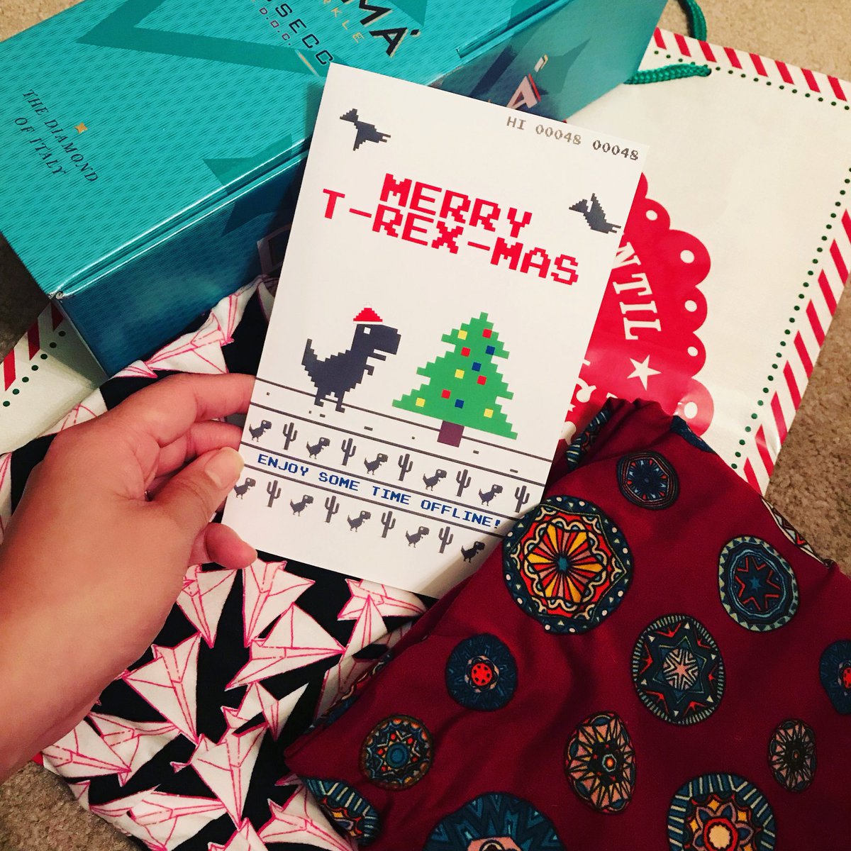 ladyleet's tweet photo. Thank you @arebelbelle for this awesome #offlinedino card and my first #lularoe leggings! I love them! ๐๐๐๐๐ https://t.co/2MQYXOUvAS