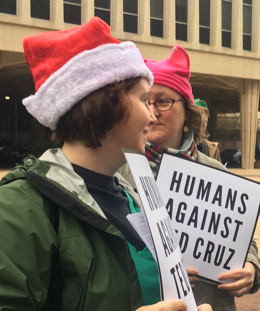 ResistChoirSCT's tweet photo. The Resistance Choir of South Central Texas representing at #SantaResists in Austin, TX cuz #TaxationWithoutRepresentation is a piss-poor way 2 run a government😼 #SantaResists #GOPTaxScam #AndUGetReElectedHow? #UnderestimateUsItllBeFun#GutTheGOP2018 #GOPRot #PoliticalWhores https://t.co/V1f9G9vb5b