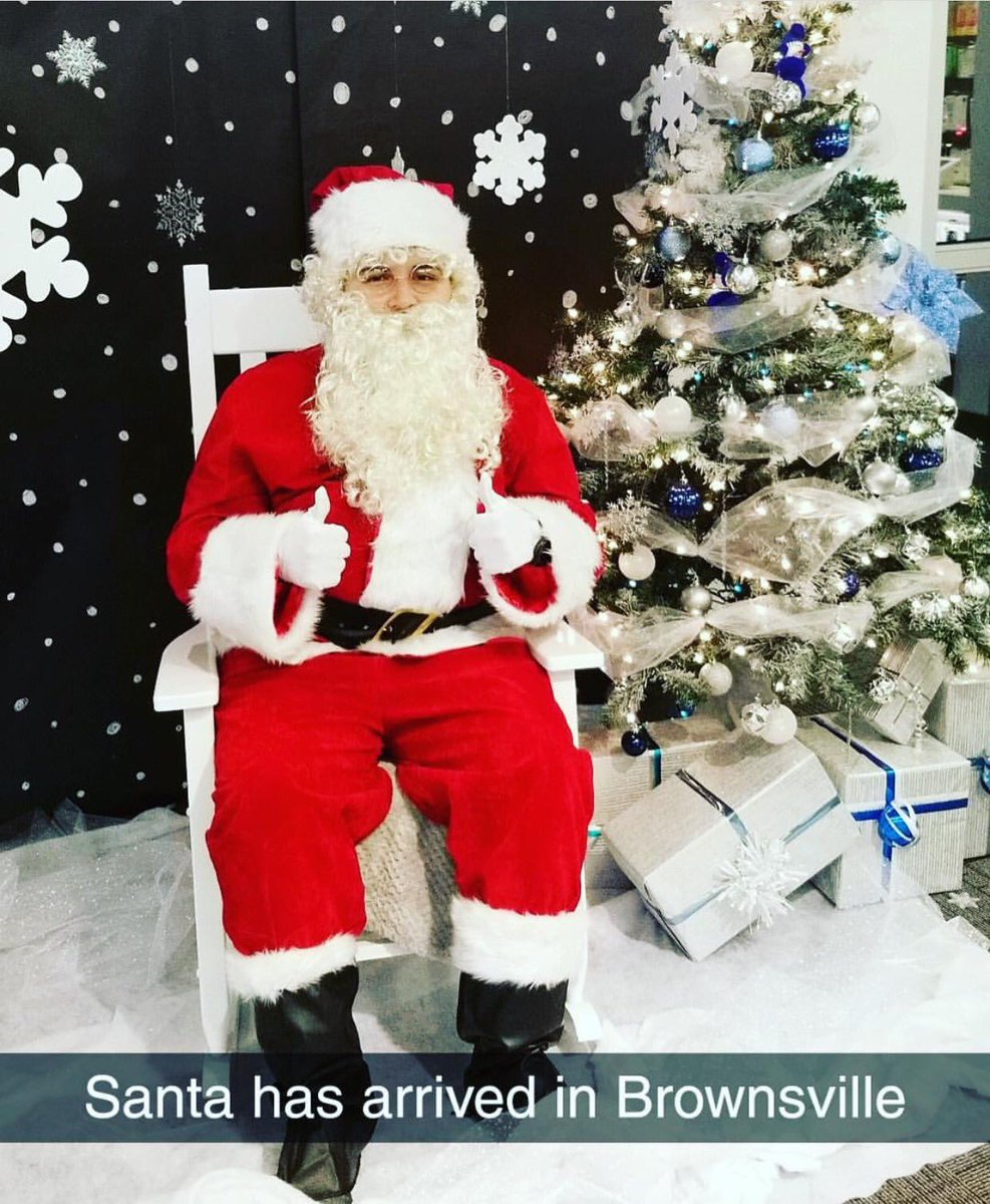 WarriorsRgv's tweet photo. Santa Claus came to town and left some SWEET DEALS behind. Come by your Brownsville AT&T Store location and be part of all the excitement!! #stxspeaks #egholidaymatchup #lifeatatt #santasetup #santaclaus #holidayseason https://t.co/MdenVA1SiB