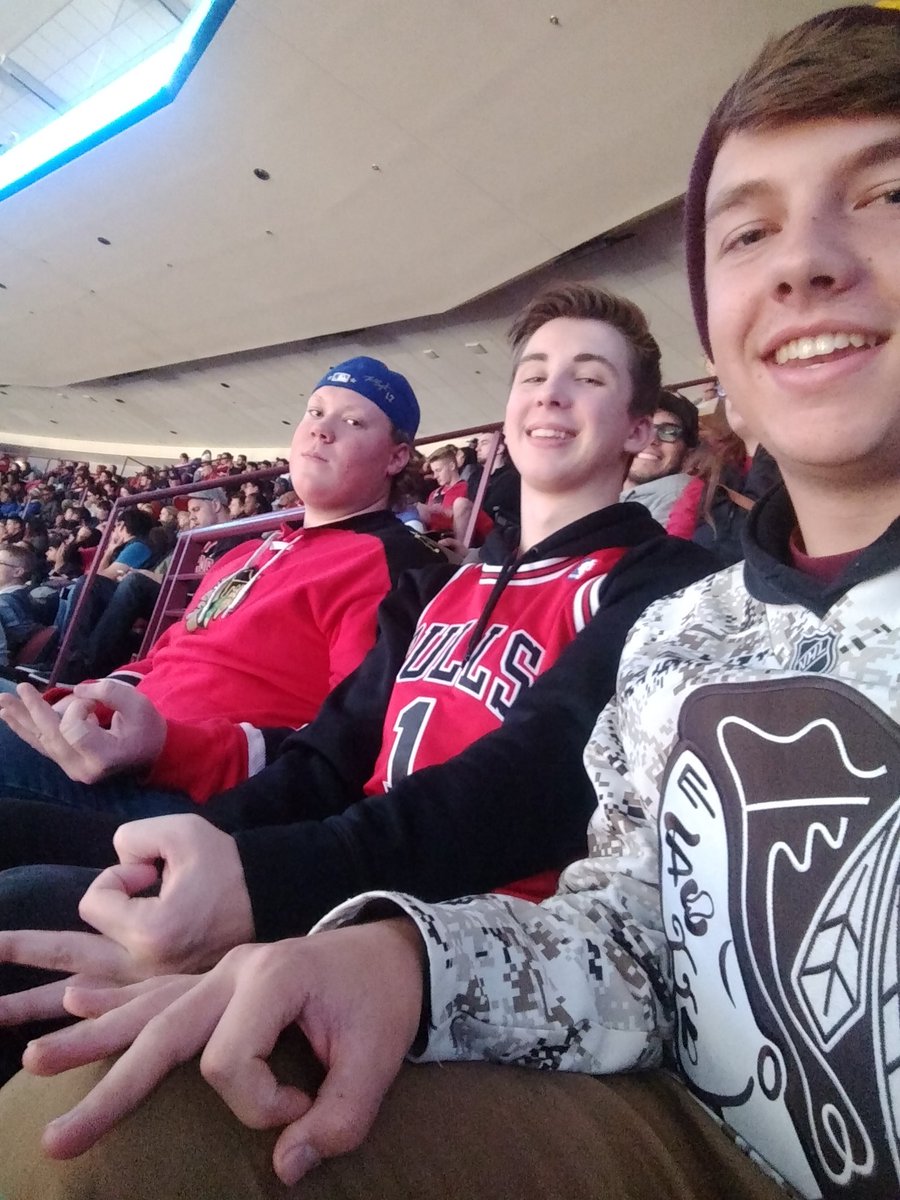 RedBullpro11's tweet photo. First #bulls game! #BullsNation https://t.co/k3f2chcIHJ