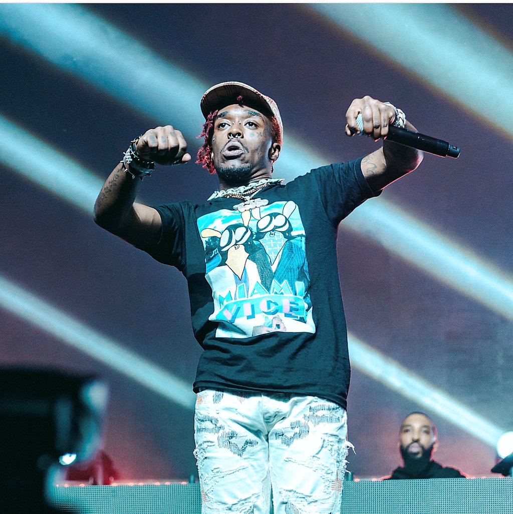 Lit_Creative_LA's tweet photo. Back in our home state, California, with Lil Uzi Vert #RollingLoud #Fire #XOTourLlif3 🔥🤘 https://t.co/6s9fY0UDwi