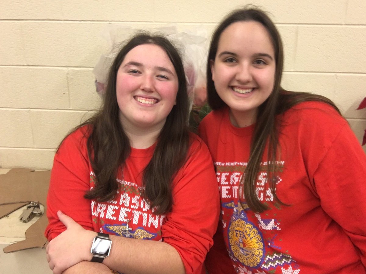 ffanvaveep's tweet photo. First FFA Christmas Party went off without a hitch....thanks to everyone who stayed after and brought food, drinks and gifts! #MerryChristmas #NorthviewAcademyFFA https://t.co/bpDHH41KyA