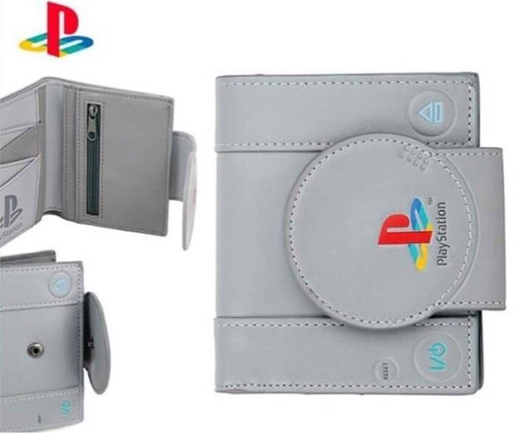 Youplux's tweet photo. Billetera Playstation de 79 a 50 soles!!! https://t.co/TJvMExT396