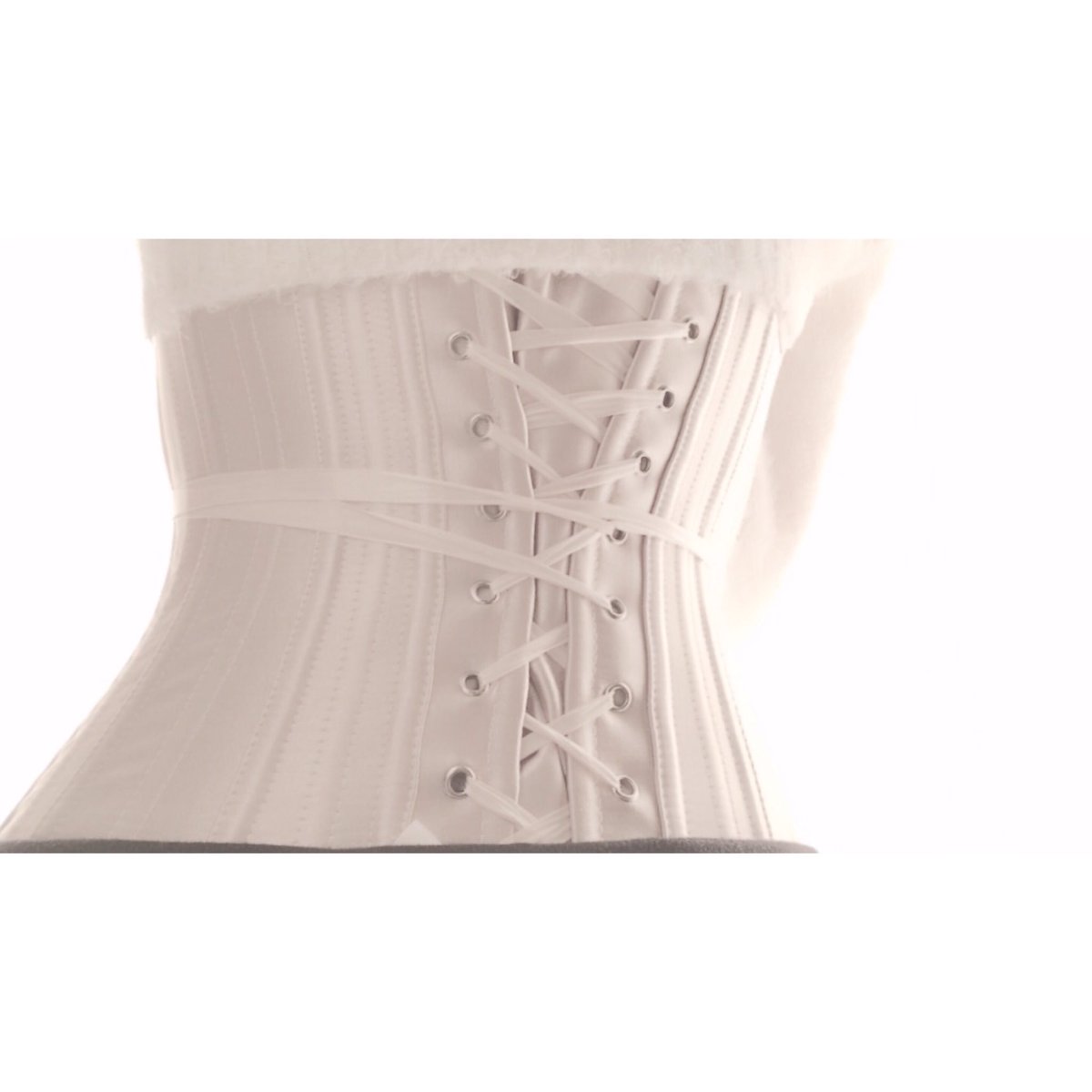 いません 元鈴木さん Motosuzukisan オススメのコルセットxs初日 意外に閉まってびっくりした Xxsも買ってあるからはやくフルクローズしたい ˆ ˆԅ がんばれ私の肋骨と内臓