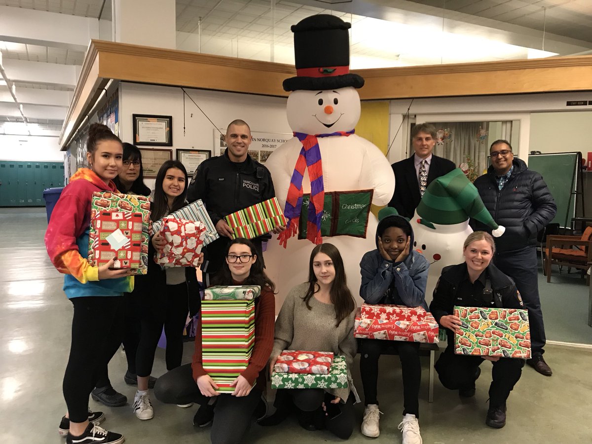 CstZhalovaga's tweet photo. Christmas feeling was in air today as we delivered the presents to local Elementary Schools with the Girls Group and @VPDTrafficUnit members! Seeing the smiles on kids faces was magical! Thanks to the VPD Motorcycle Drill Team and all the sponsors for making this possible! ๐#VPD https://t.co/c5knOWPedc