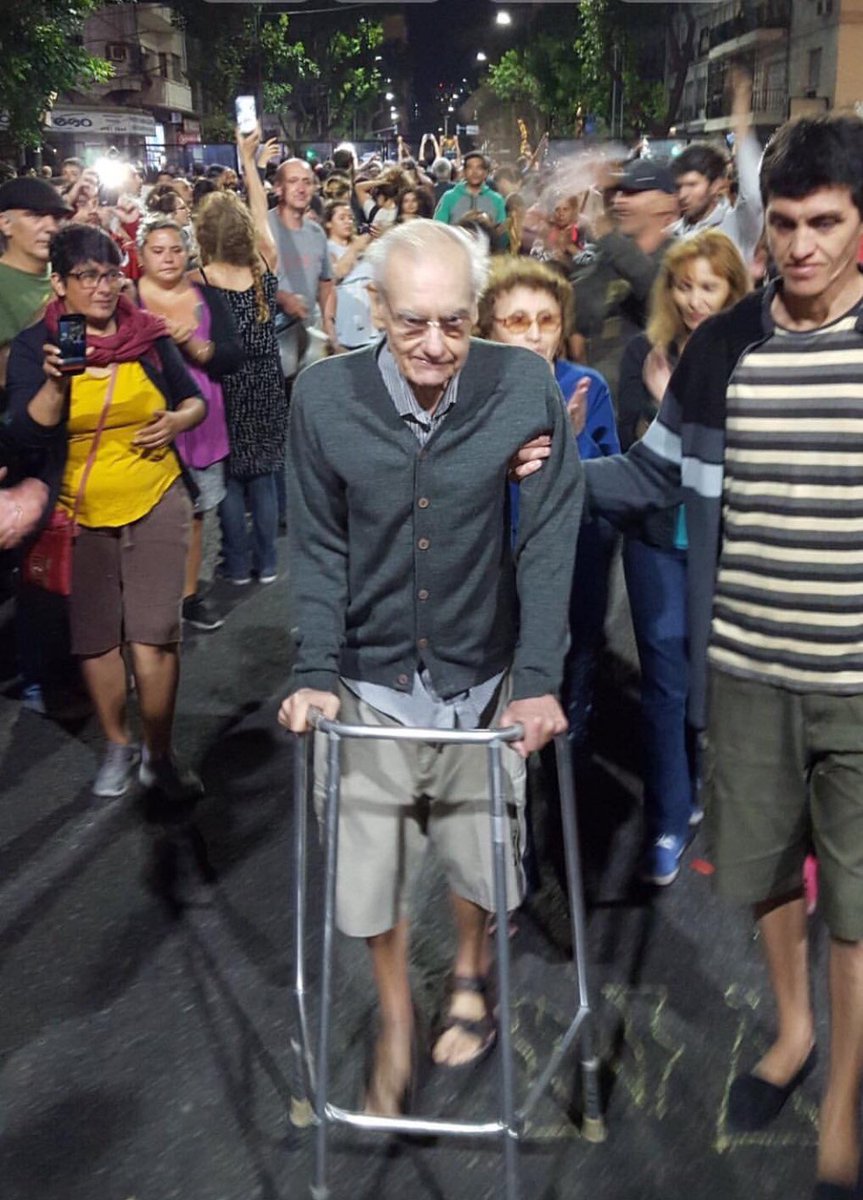 Ahora. síntesis de la lucha de un pueblo por sus viejos.