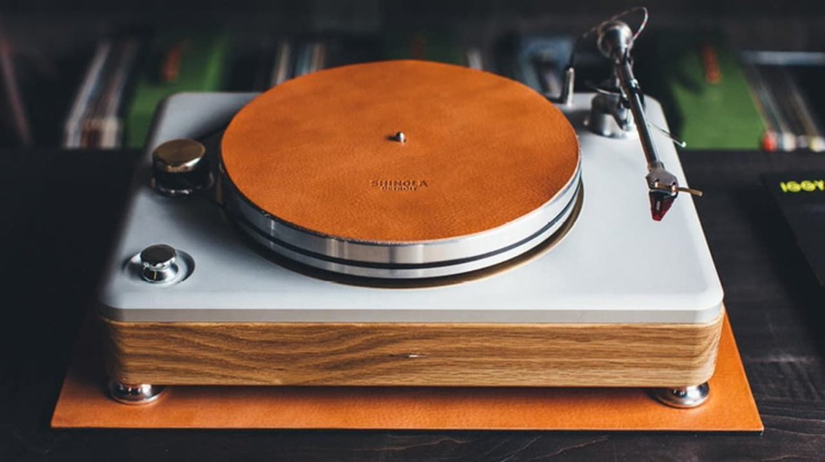 FastCompany's tweet image. The best gifts for tech nerds with taste buff.ly/2oDGeA1