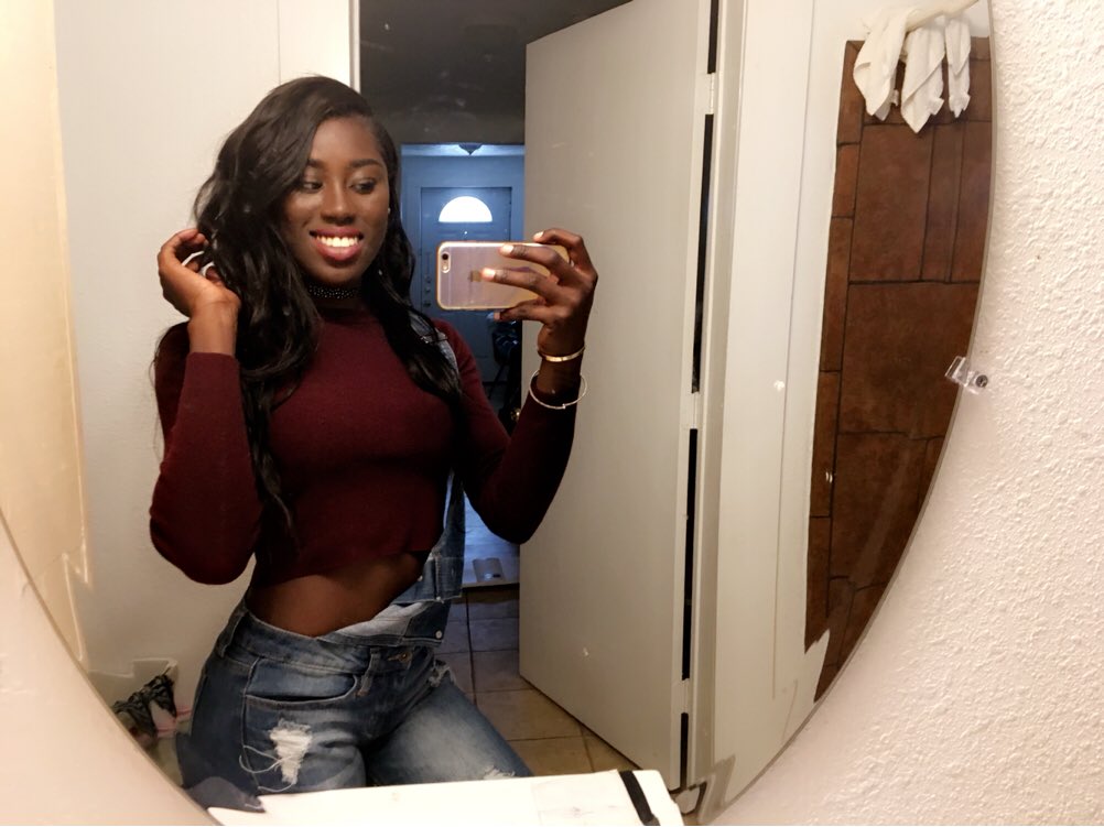 JoneBonee's tweet photo. Sold 💋 https://t.co/vC2qGigbCV