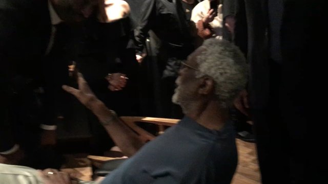 眾星雲集!83歲的指環王Bill Russell來到斯台普斯,見證老大球衣退役!-黑特籃球-NBA新聞影音圖片分享社區