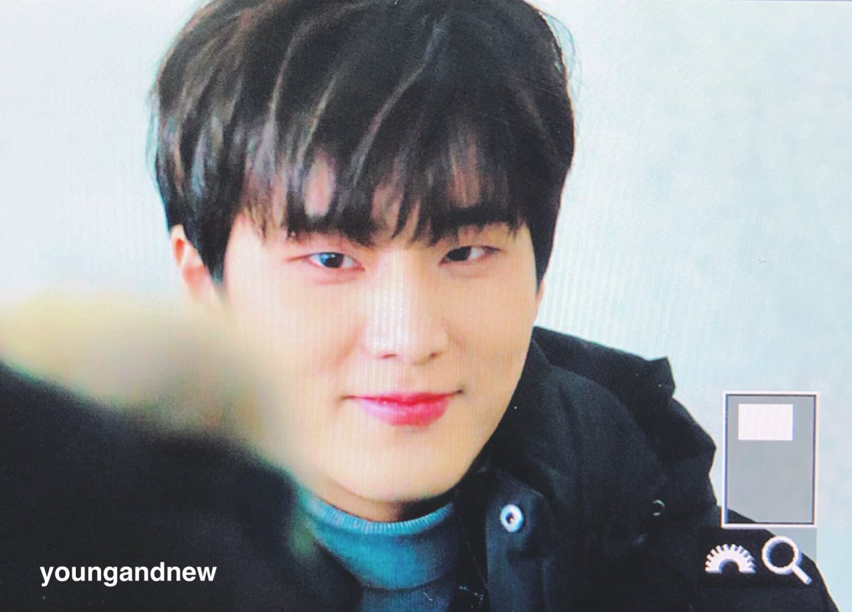 youngandnew1219's tweet image. 171219
존잘이네ㅠㅠ
넘이뻥ㅠㅠ
#영현 #영케이 #YoungK #happyYoungkday