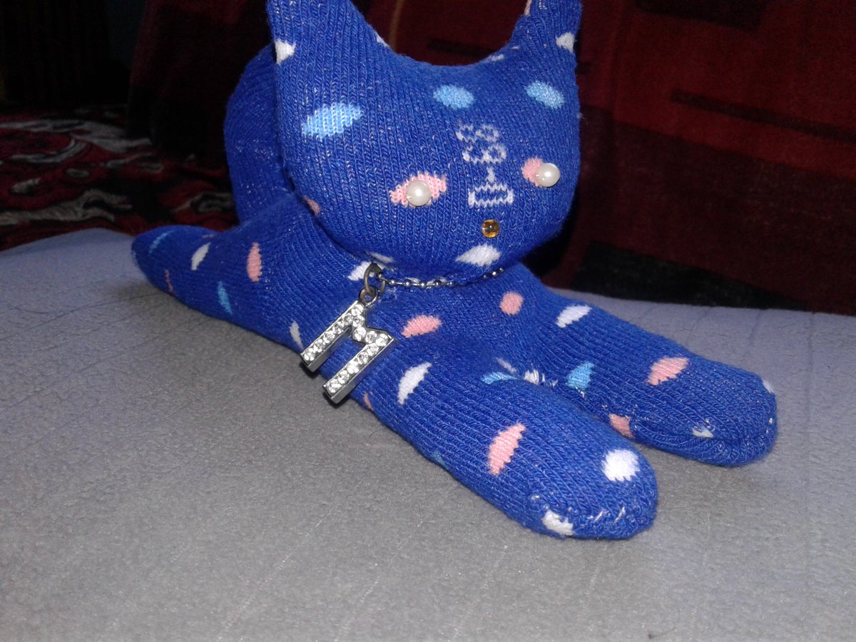 My first DIY project and i love it .
what's your share with us..
#DIY #guruDIY #socksCat
