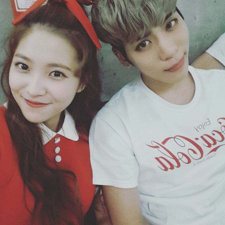 Kim Jonghyun, who took care our maknae since the start, who's the closest to yeri... I'm in tears...😭😭😭😭😭