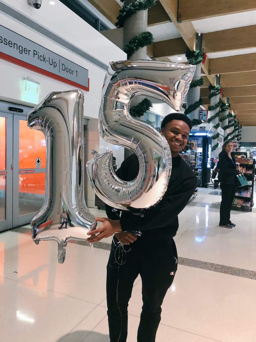 mylestrack_7's tweet photo. Glad I got to surprise my lil sis on her 15th birthday on her arrival back from Disney World, hope you enjoyed your special day!🎁🎈 @mariahwheels7 https://t.co/yLEjJoeYaE
