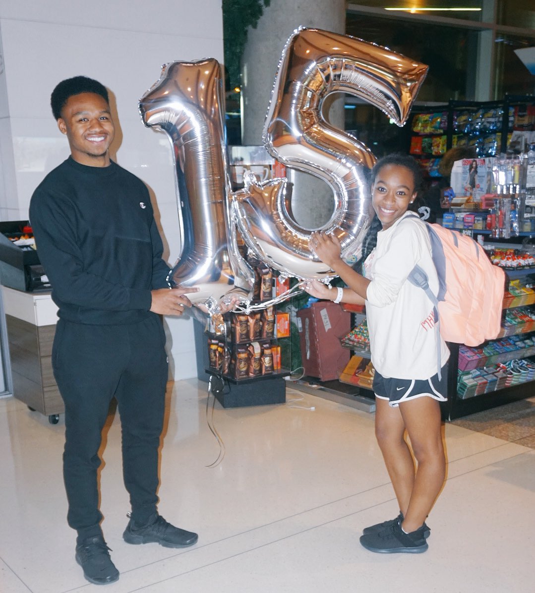 mylestrack_7's tweet photo. Glad I got to surprise my lil sis on her 15th birthday on her arrival back from Disney World, hope you enjoyed your special day!🎁🎈 @mariahwheels7 https://t.co/yLEjJoeYaE