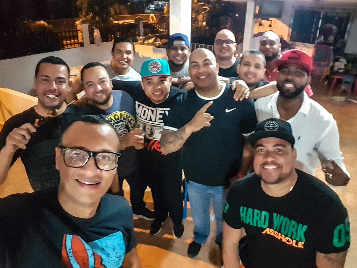 AQUI ENTRE BUENOS AMIGOS Y DJS CELEBRANDO EL CUMPLEAÑOS DE NUESTRO HERMANO EL <a href="/djdas507/">DjDas</a> #40 😂