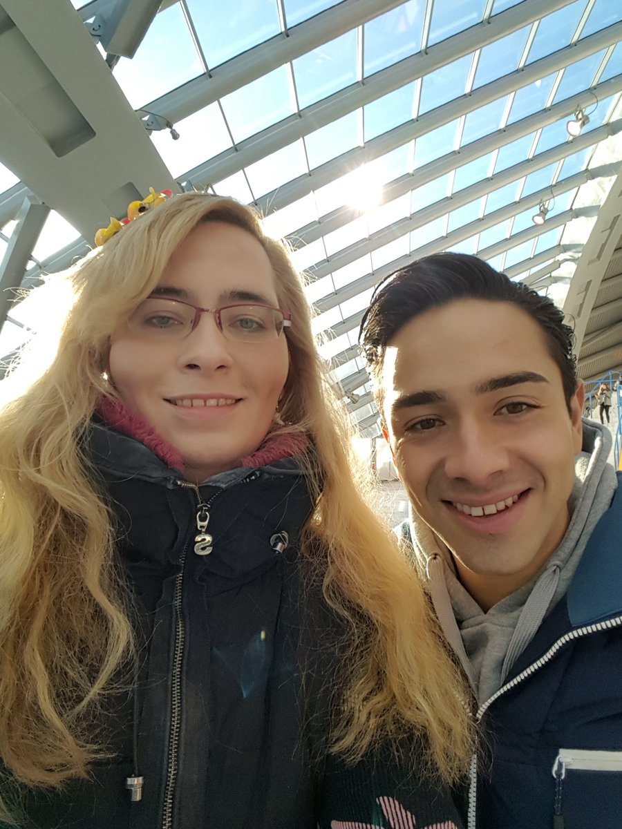 BIBIMX's tweet photo. Congratulations to all the skaters of @Hieloespanol who are skated at #SpanishNationals2017 #CESP2017 the last weekend in #Jaca Felicidades! Especially to #FelipeMontoya for making the #OlympicTeam and for taking a picture with me! Muchas Gracias! 😉👏 https://t.co/ovgek3S7hb