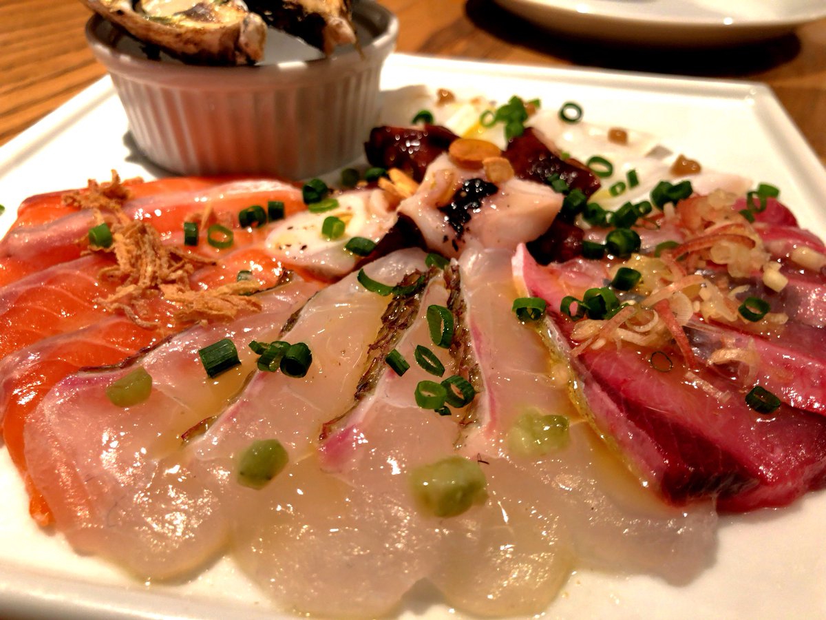 Corgi 新宿 Taverna Uokin でフグの白子のソテー あっつあつで中身とろーり 鱈の白子とは滑らかさが1ランク違う気がします カルパッチョのブリも 冬らしくとろり舌に溶ける 黒ムツに睨みつけられながら ぐつぐつのアクアパッツァであったまる 残っ Corgi 新宿 Taverna Uokin でフグの白子のソテー あっつあつで中身とろーり 鱈の白子とは滑らかさが1ランク違う気がします カルパッチョのブリも 冬らしくとろり舌に溶ける 黒ムツに睨みつけられながら ぐつぐつのアクアパッツァであったまる 残っ