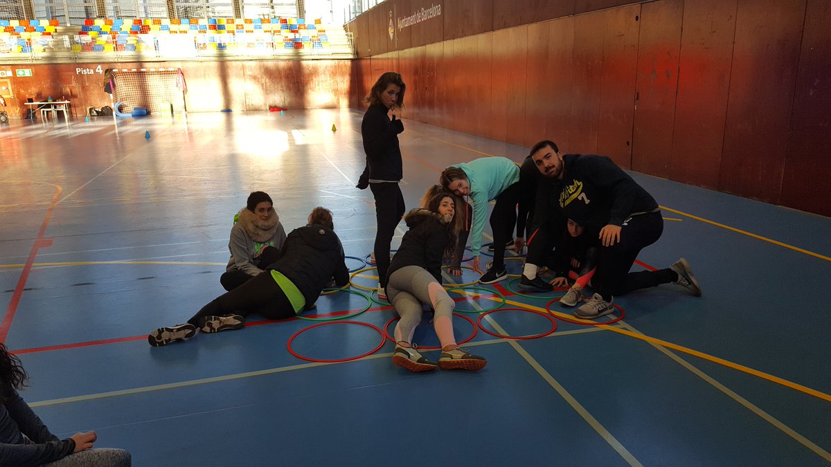 jpalomaresbar's tweet photo. Esto se acaba @#TPCF2018 FINAL de la clase distendido. Clase de Lateralidad por @PaulaMontejoFdz y @lidiguapi95 https://t.co/MtnLKLo1KY