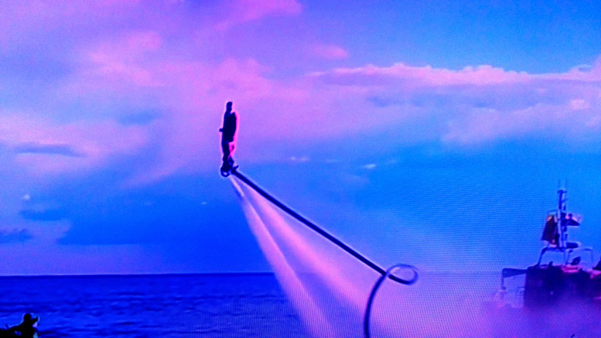 #CotedAzurFrance Sur la Côte d'Azur les Pères Noël volants débarquent sportivement en flyboard ! @hcotedazur @CotedAzur_06 <a href="/LoveCoteDAzur/">ILoveCôteDAzur</a> <a href="/CannesVibe/">Cannes Vibe</a> #flyboard <a href="/HappyCannes/">Happy Cannes Travel</a> <a href="/enanglais/">Mehdi RAMZI </a> <a href="/Agopiantz/">Mikaël Agopiantz 🇫🇷🇪🇺🇦🇲♱∞</a> <a href="/myroques/">myriamroques</a> <a href="/MaryCherby/">MARY CHERBY</a> <a href="/B2Gilles/">Gilles Béthoux</a> <a href="/boucaner/">BoucanerWine</a> <a href="/lucb067/">Luc</a> @Mtroturf <a href="/SDarcos/">Sandrine Darcos</a> <a href="/Benamarahm/">Benamara</a>