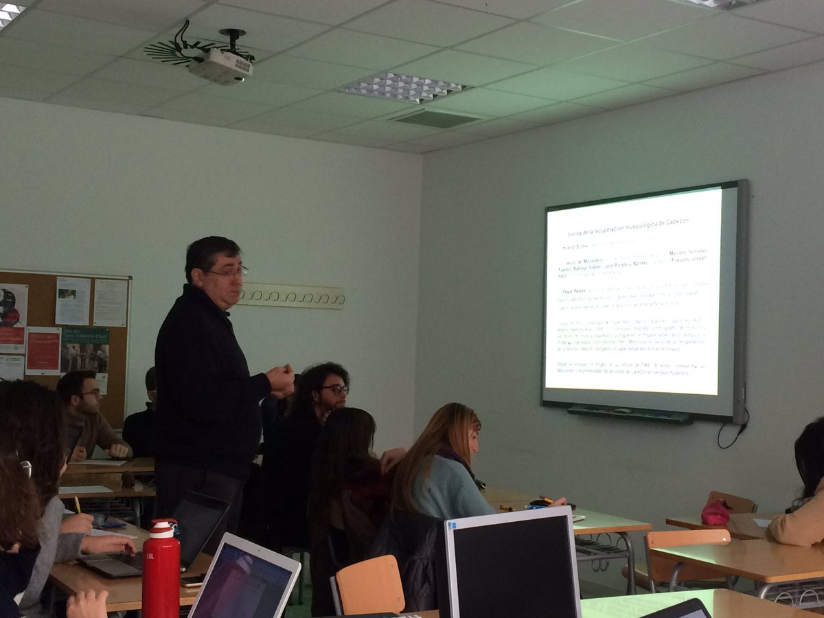 El Dr Antonio Ezquerro <a href="/imfcsic/">IMF-CSIC</a> <a href="/RISM_music/">RISM</a> impartiendo la 1ª sesión de nuestras Jornadas sobre recuperación del patrimonio hispánico en el <a href="/csmvalencia/">CSMValencia</a>