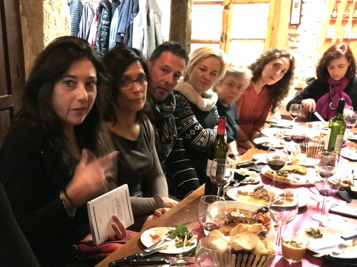 a_mediar's tweet photo. La Mediación Integradora a través del libro de @MariaCarofalcn en el #WineandThink18Nov así nos lo cuenta: ".....estábamos en Granada, en los Sarmientos" ↪ https://t.co/kHg54Zp6gq gracias a los organizadores @LolaPrietoMoral y nuestro director @Tomasimedia https://t.co/n2urrDxwrI