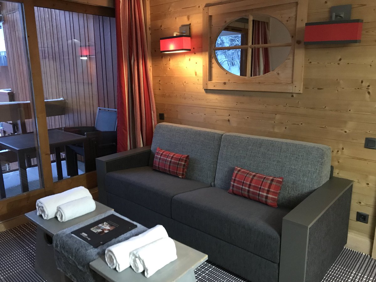 En direct de #Meribel #Premium <a href="/Pierre_vacances/">Pierre & Vacances</a> : superbe #résidence aux Crêts 👌🏻🤩 suis fan <a href="/Meribel3vallees/">Méribel - Cœur des 3 vallées</a> Direction @lafoliedoucebel 👍🏻🤩😎