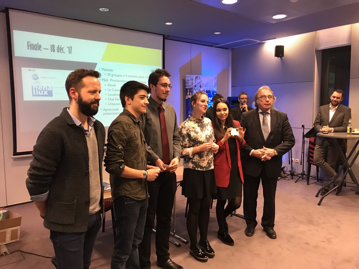 HenalluxIg's tweet photo. Tous les finalistes ont été récompensés. Le @BepNamur, NRB, @Universem, @VilledeNamur et @HenalluxOffici1 ont remis les prix aux lauréats du challenge #SmartCity 2017 organisé par @HenalluxIg et la section Marketing de l'#iesn #igsmart #mktsmart https://t.co/NB49s8tbKS