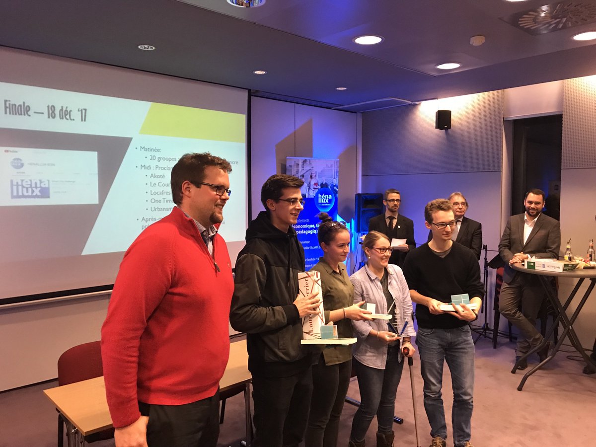 HenalluxIg's tweet photo. Tous les finalistes ont été récompensés. Le @BepNamur, NRB, @Universem, @VilledeNamur et @HenalluxOffici1 ont remis les prix aux lauréats du challenge #SmartCity 2017 organisé par @HenalluxIg et la section Marketing de l'#iesn #igsmart #mktsmart https://t.co/NB49s8tbKS