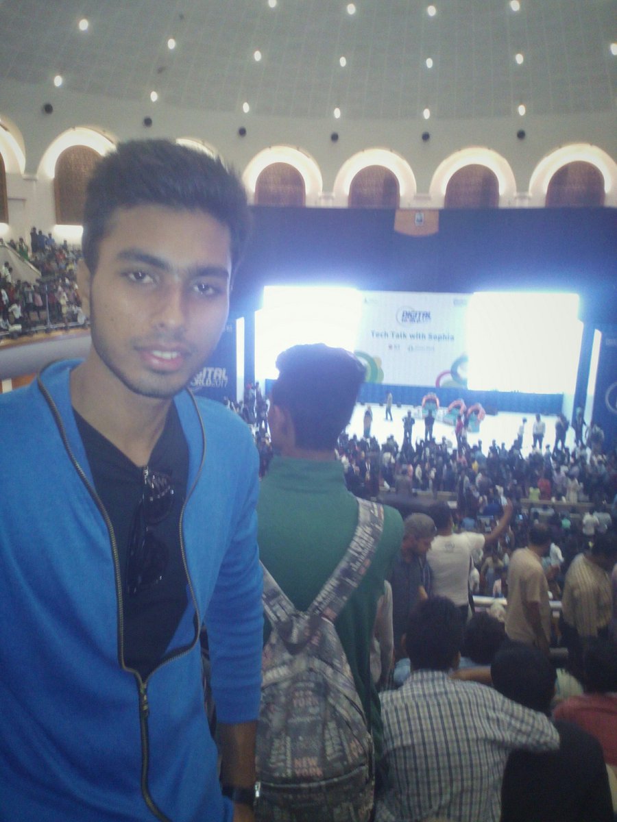 CrypticNaimur's tweet photo. ....................
06-12-2017
at #BICC
#Digital_world #2017
#Tech_Talk_with_Sophia
#when_Sophia_was_in_Bangladesh
#Sophia_Robot
world's First Social Robot
world's First Artificial Intelligence Citizen Robot in Saudi Arabia
#Build_by
#David_Hanson https://t.co/6b6TbsTjHM