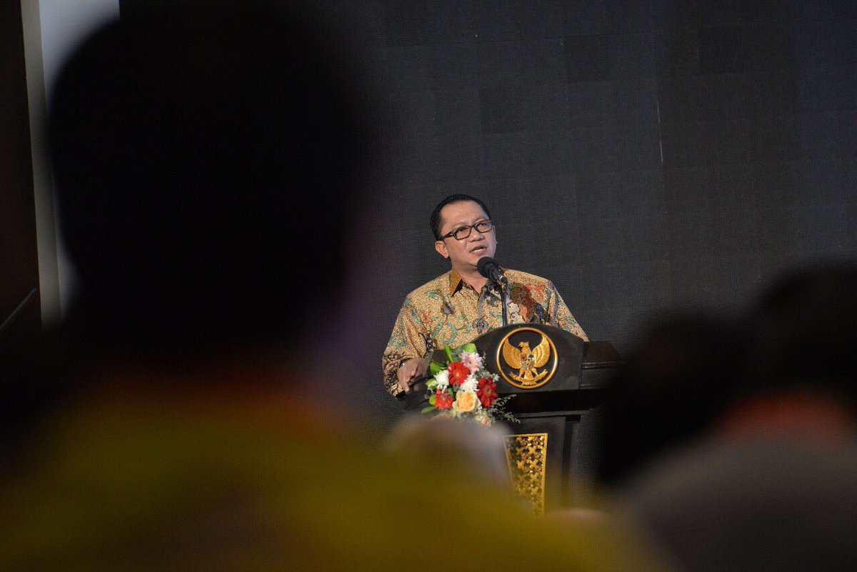 taufikmadjid71's tweet photo. Menjadi Narasumber pada Rakornas Pamsimas di Kemen PUPERA @KemenPU - Pamsimas utk kesejahteraan masyarakat Desa. Jkt, 19/12/17 - @EkoSandjojo @anwsanusi @tppindonesia @PDKemendesaPDTT @KemenPU @KemenDesa https://t.co/OKe03r43Bv