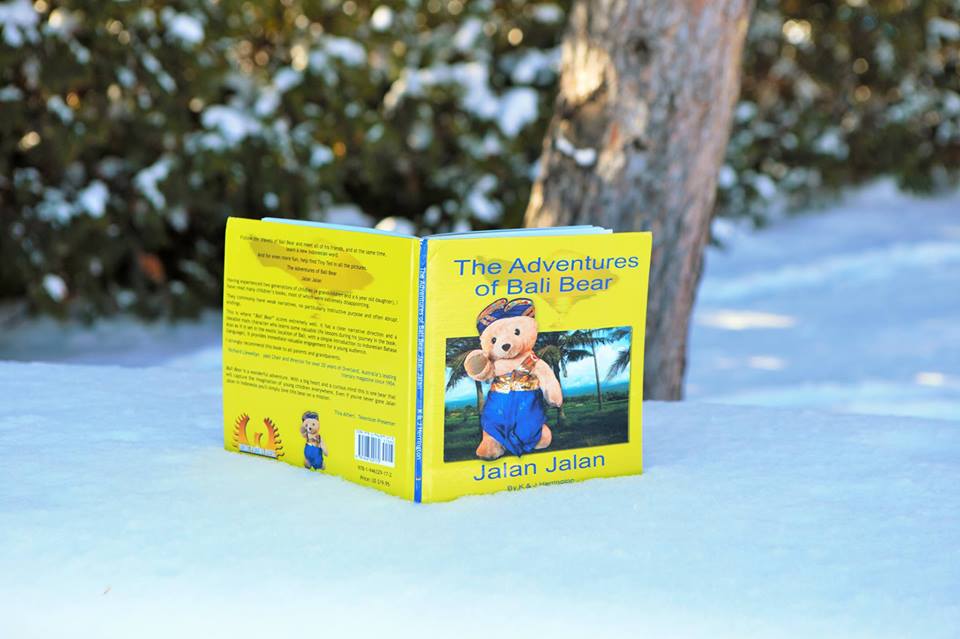 BaliBear2017's tweet photo. @BaliBear2017 Bali Bear is on his travels again, he is going to enjoy a white Xmas in Ottawa, Canada. So get your copy now it will make a great Xmas present for the little ones. #PRPPress #Christmas #Bali #kidsbooks #ChildrensBooks #Amazon #Bookdepsitory #BarnesandNoble #Canada https://t.co/vqOYgdKFWL