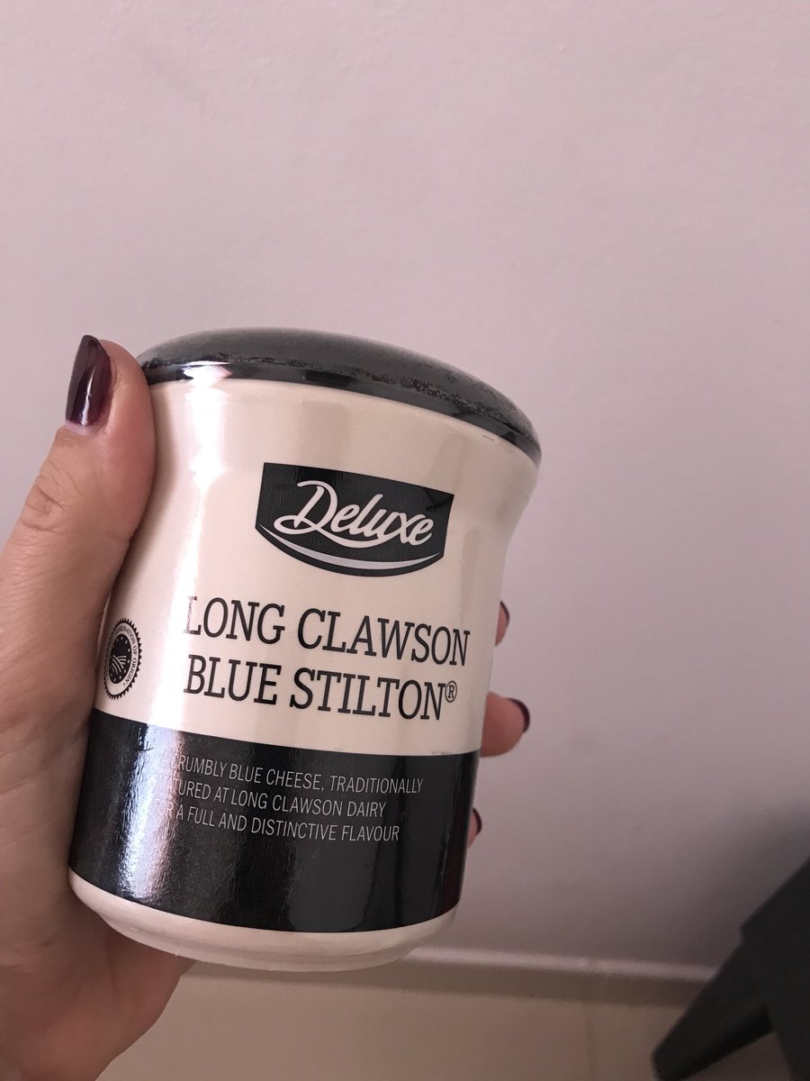 DivaReviews's tweet photo. Cheese board must haves! #cheeseboard #stilton #bluecheese #chutneyandcheese #biscuitsforcheese #eatdrinkandbemerry https://t.co/HSD5onAGXP