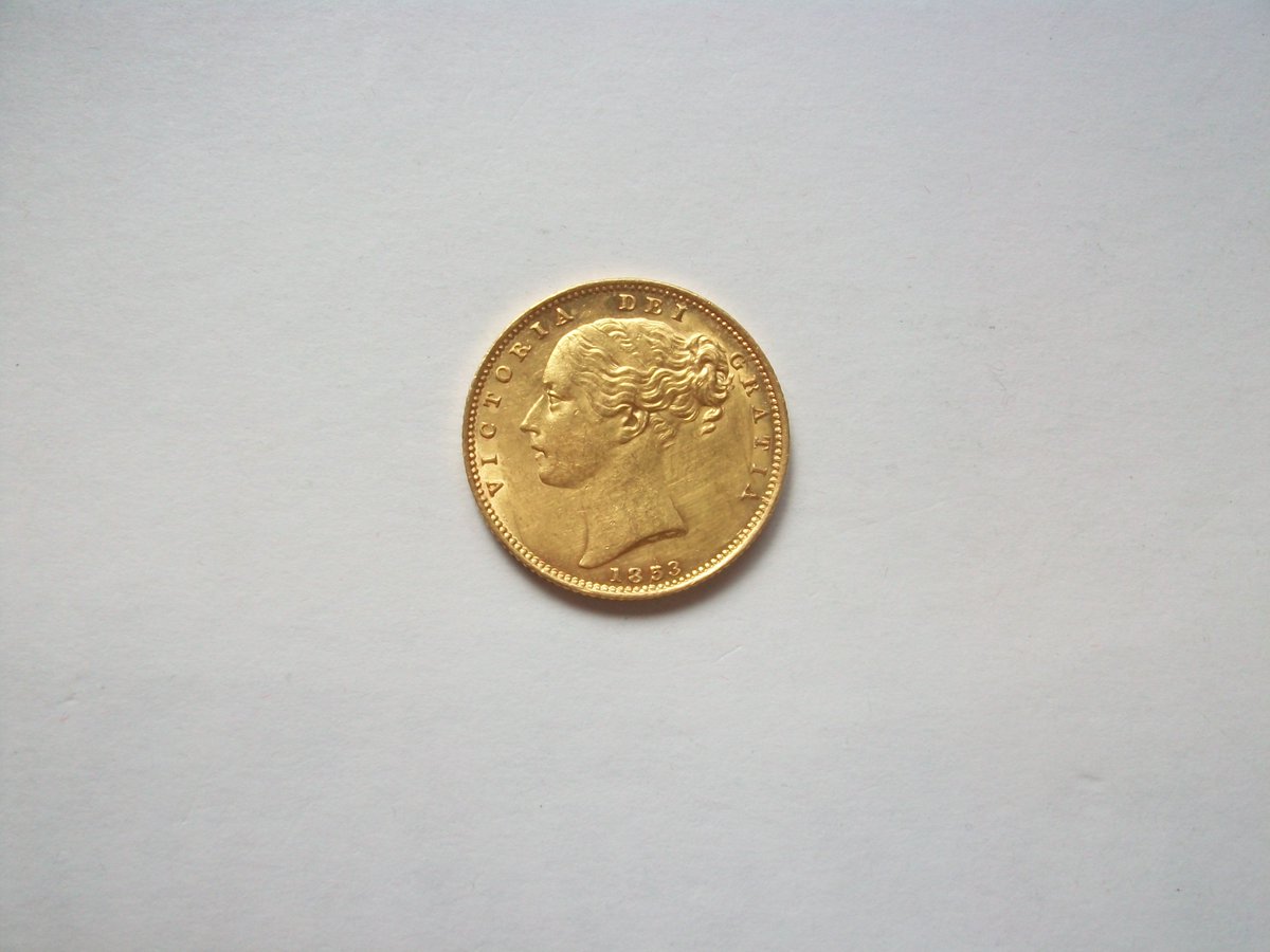 ringramcoins's tweet photo. Sovereigns are made of 22ct Gold and weigh 8g. They are probably the most famous coin in the world We have a wonderful selection https://t.co/r6twzUe1ad #collectthem https://t.co/5Z7B1xakqe