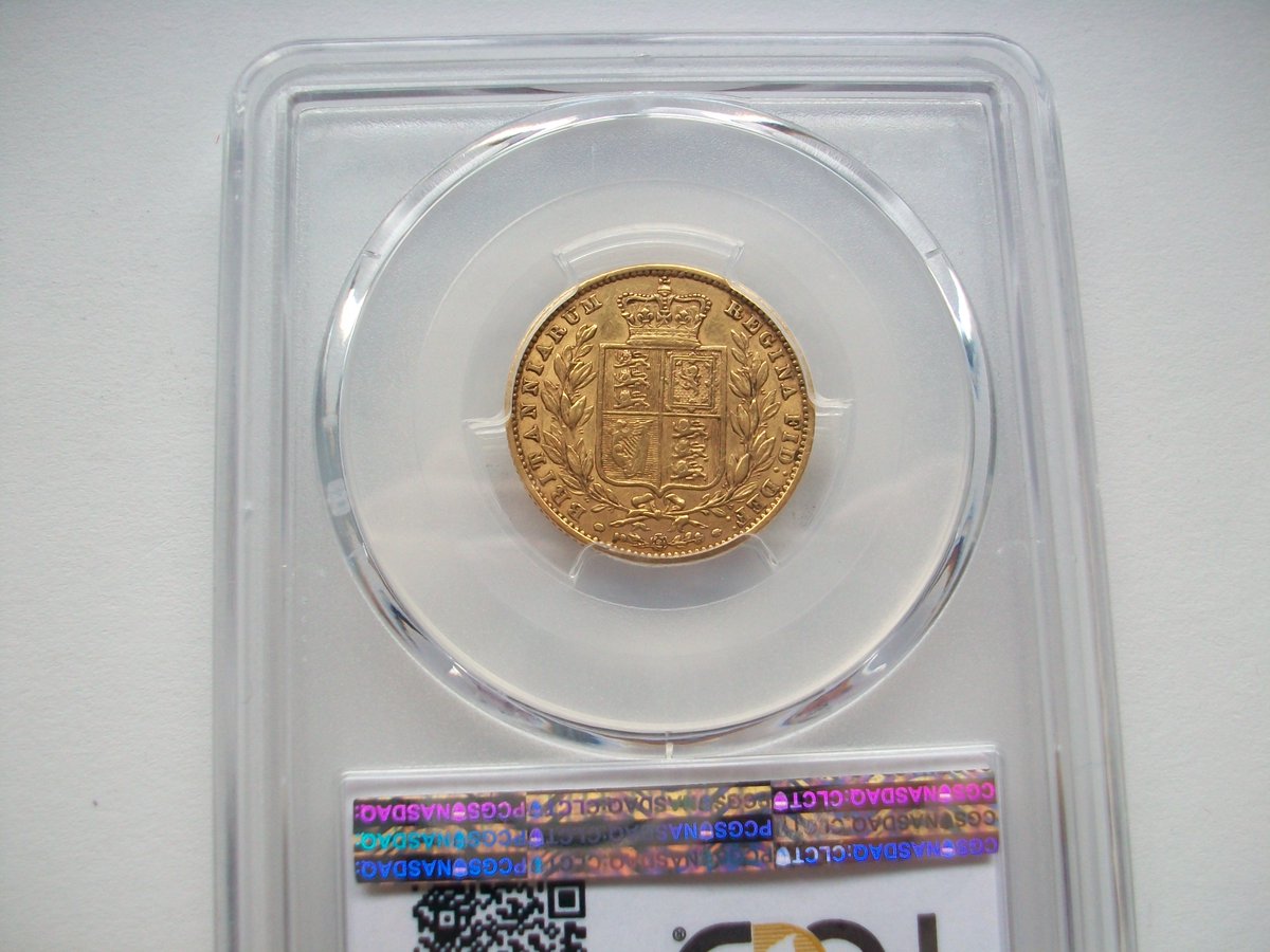 ringramcoins's tweet photo. Sovereigns are made of 22ct Gold and weigh 8g. They are probably the most famous coin in the world We have a wonderful selection https://t.co/r6twzUe1ad #collectthem https://t.co/5Z7B1xakqe