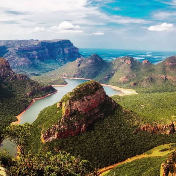 Sencillamente una de las 7 maravillas naturales del mundo. Tour ruta panorama y sus impresionantes vistas del paraíso. 
#aventuraafrica #felizmartes #picoftheday