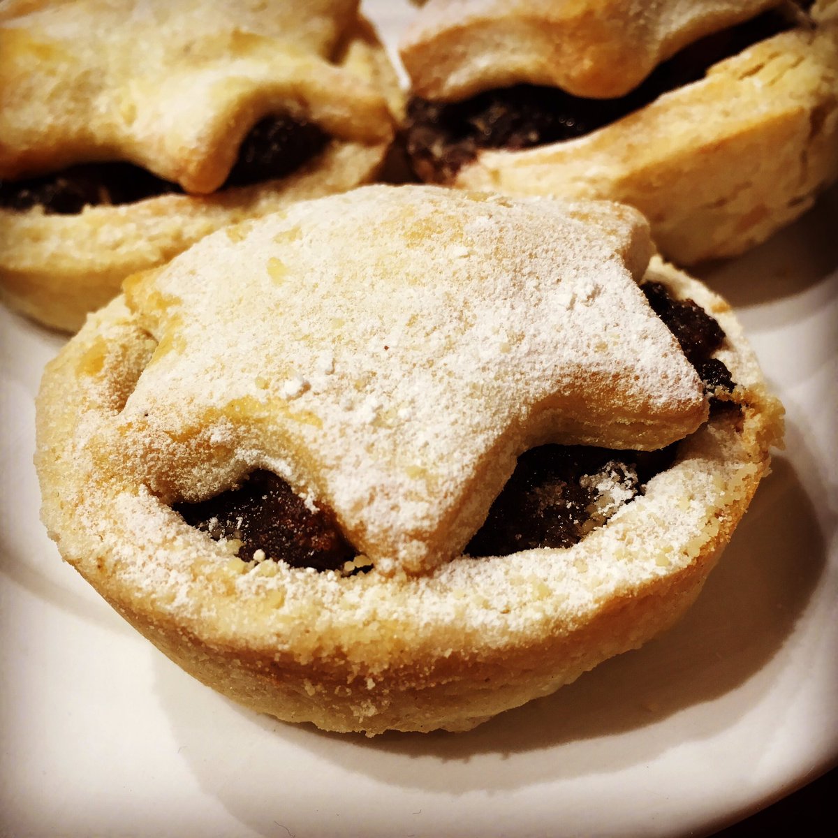 NaturalStoreFHS's tweet image. ✨LATE NIGHT OPENING✨ #TheNaturalStoreCafe will be open until 7:30 on Thursday w/ live music from #EveningChorusChoir at 6:30. The shop will be open until 8pm on Thursday as usual 🎄🥗✨ #LoveNatStore #FestiveFood #LateNightShopping #Christmas  #ShopLocal #LoveFalmouth #Falmouth