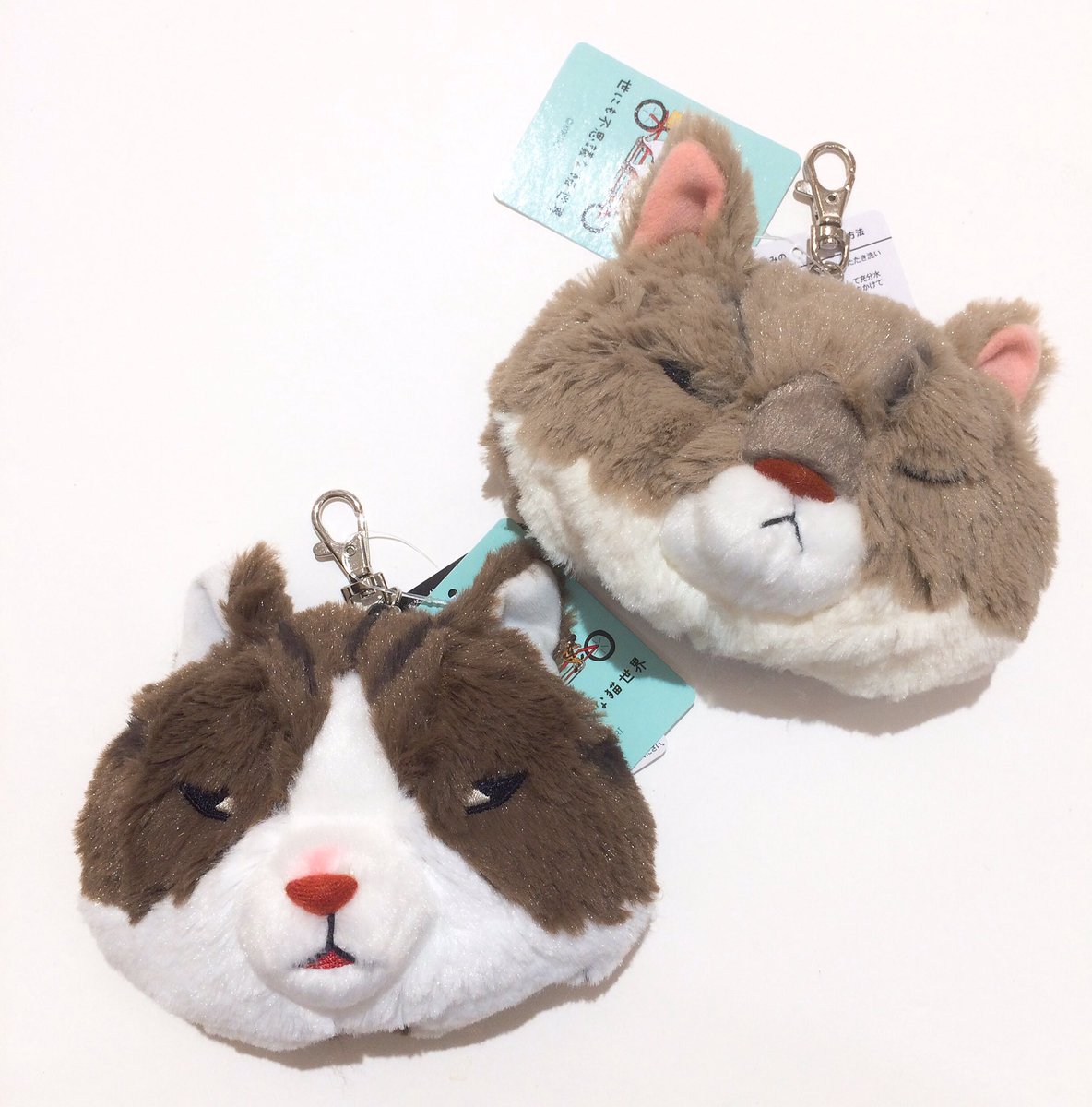 世にも不思議な猫世界」のぬいぐるみやリールパスケースが入荷致しまし