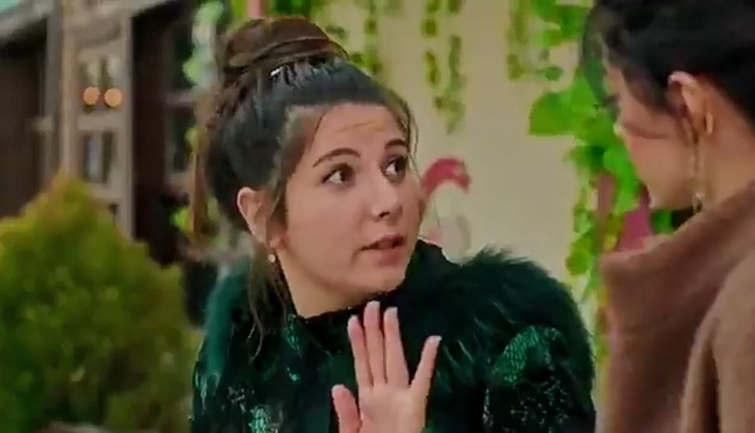 Alkışlarınızla bu senenin en iyi baldızı ödülü "Sen dur sahipsiz değil" çıkışıyla <a href="/GamzeKaraduman/">Gamze Karaduman</a> 'ın oluyor👏👏👏👏 #yalaza