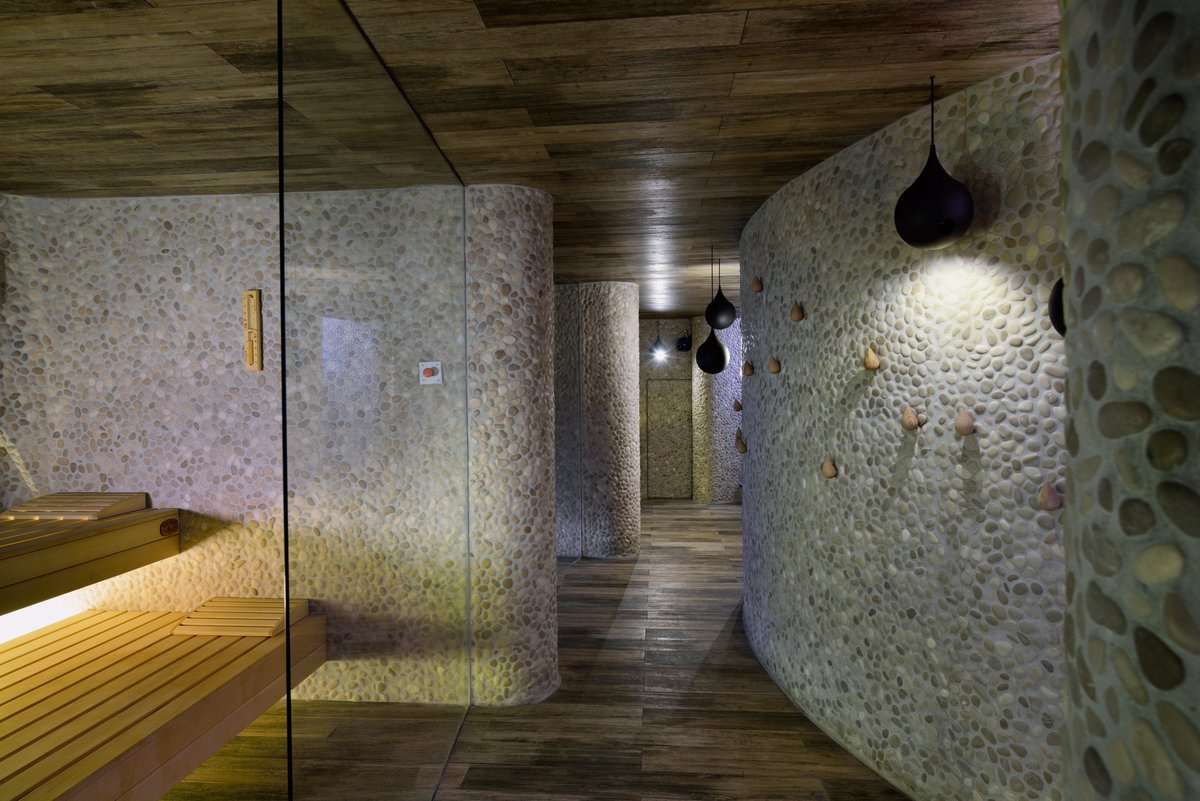 enotaarchitects's tweet photo. In Logarska dolina, Slovenia, you can find one of our latest projects - Wellness Plesnik. Cosy undulating interior extended with outdoor natural pool is designed around constant dialogue between water and fire...
#HotelPlesnik #wellness #spa #naturalpool photo by #MiranKambic https://t.co/oH8X7VbRfn