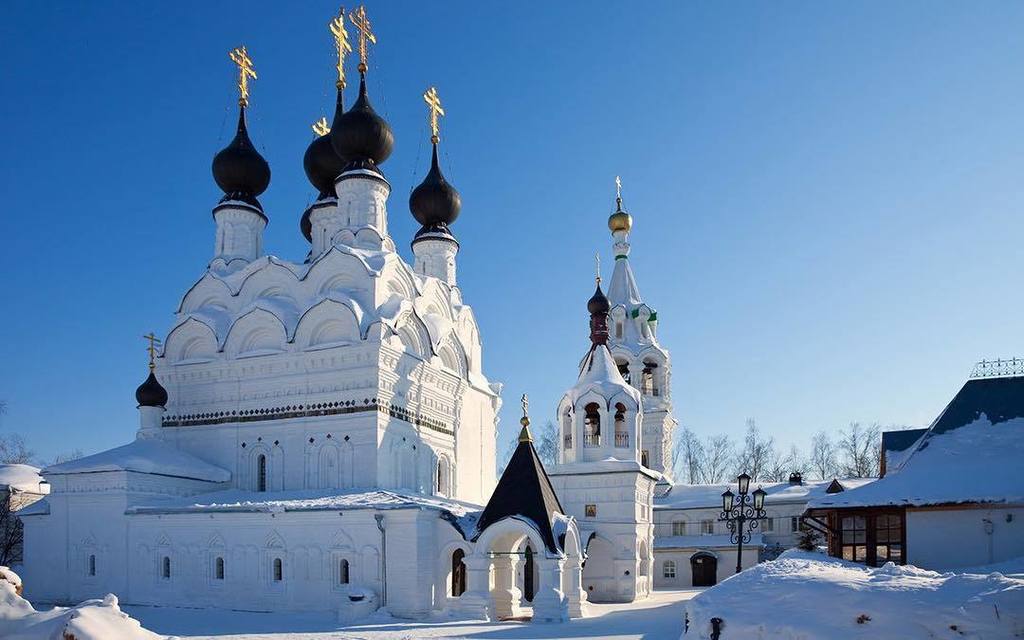 russiabeyond's tweet photo. Good morning from the Trinity Convent in Murom!

In the 1640s the wealthy merchant Taras Borisov endowed the nearby Trinity Convent, whose ornate Church of the Holy Trinity is decorated with ceramic tiles ⛪️ 📷 Lori/Legion-Media
.
.
.
.
.
.
.
#россия … https://t.co/notPd6Rppi https://t.co/VWEzX15pZ0
