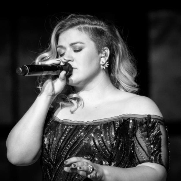 ApolaGyro's tweet photo. GREEK OF THE DAY- Kelly Clarkson might be an American Idol, but her roots r Greek! right @kelly_clarkson? We know u r proud of ur roots, so time to taste #authentic #Greek food from Apola? U enchant us with you music, let's enchant u with our #Gyro! #greekcuisine #kellyclarkson https://t.co/nW2oYHQmAG