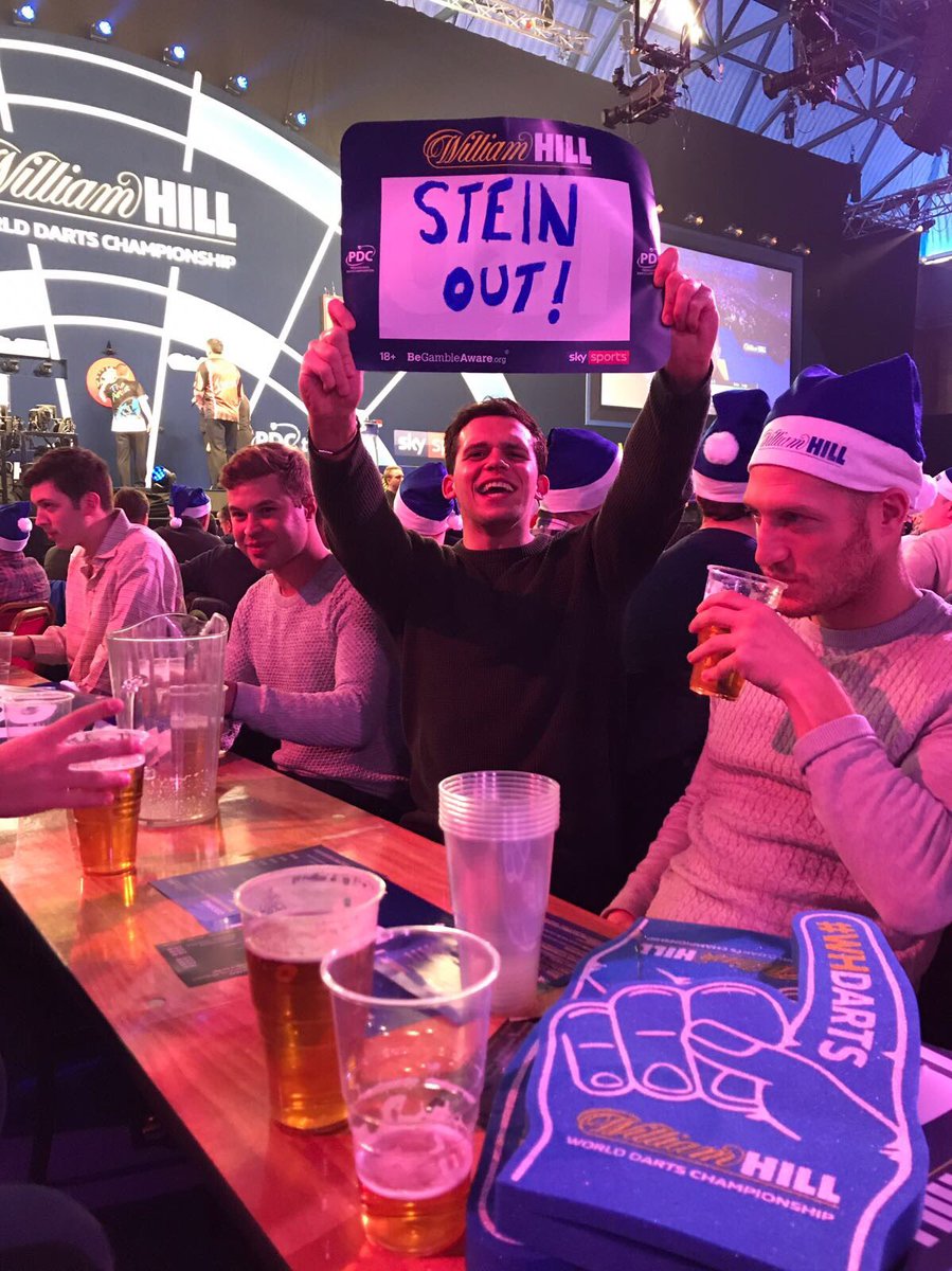 Oaks_Football's tweet photo. A small selection of our growing army of #SteinOut campaigners, including Stein. https://t.co/8hUkgxR4Fm