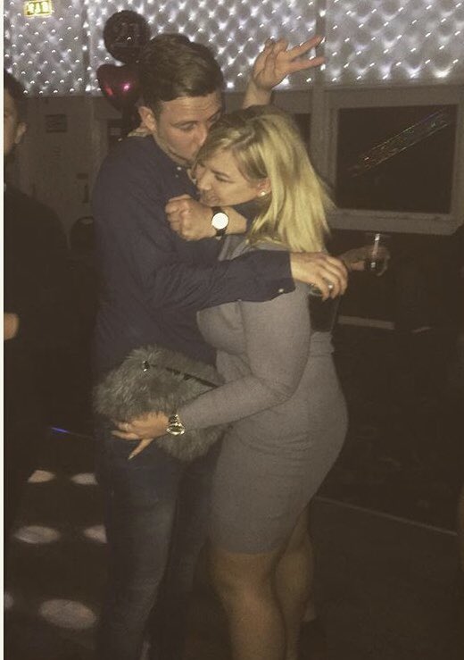 ConnGriffiths's tweet image. Happy birthday on of the best humans I know @claireevansx have a good one darling ❤️