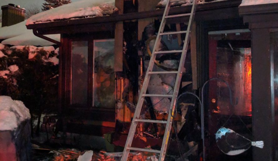 Stittsville fire causes $200K damage: bit.ly/2BdvD4F https://t.co/VcQeVMw10p