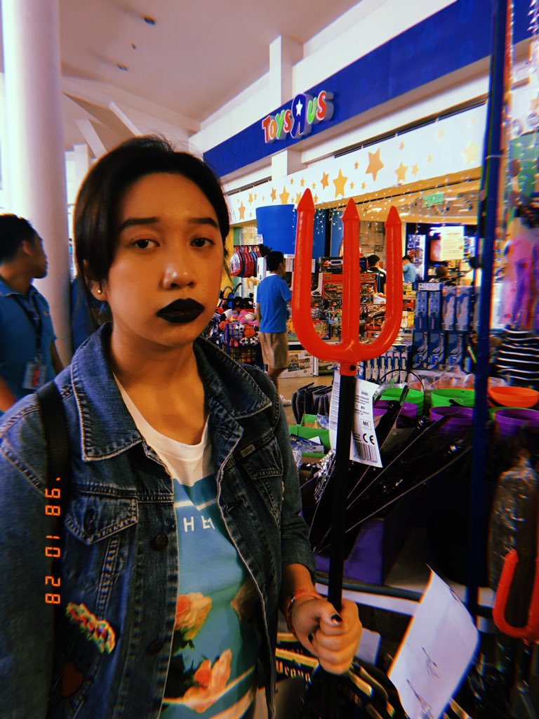 inahdemons's tweet photo. ew michelle #fastforward5years https://t.co/ToGJ7cTjhc