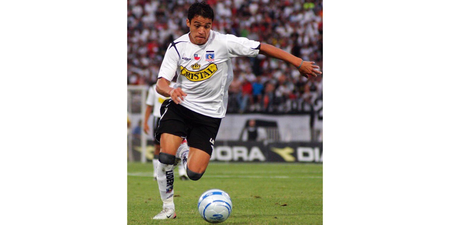 Happy birthday Alexis Sánchez, born in 1988. Here he is as, at Colo Colo in 2006. 